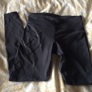 2XU Leggings. Size Medium